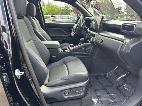 Certified 2026 Toyota 4Runner TRD Off-Road Premium AWD/4WD image 17