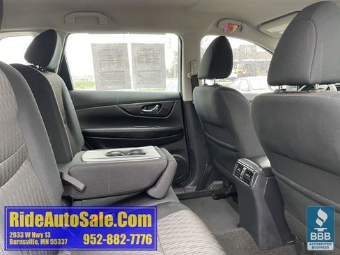 Used 2018 Nissan Rogue S AWD/4WD image 16
