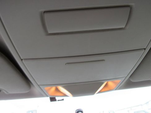 Used 2011 Dodge Grand Caravan image 17