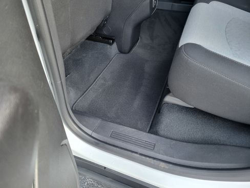 Certified 2024 Chevrolet Equinox LS w/ LS Convenience Package image 32