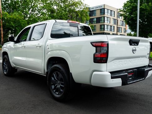 New 2025 Nissan Frontier SV image 4