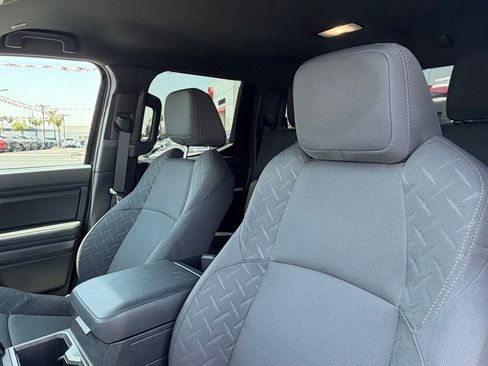 Certified 2025 Toyota Tacoma SR5 AWD/4WD image 22