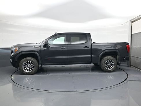 Used 2020 GMC Sierra 1500 AT4 w/ AT4 Premium Package AWD/4WD image 4