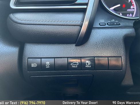 Used 2019 Toyota Camry SE FWD image 22