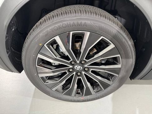 New 2026 Toyota C-HR AWD/4WD image 13