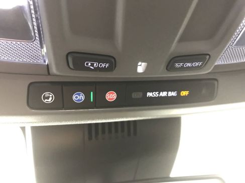 Used 2022 Chevrolet Silverado 1500 LT image 19