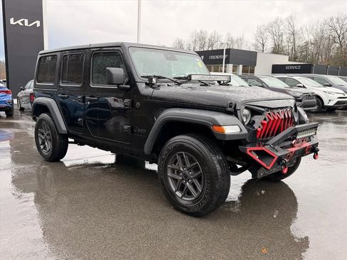 Used 2024 Jeep Wrangler Sport S image 12