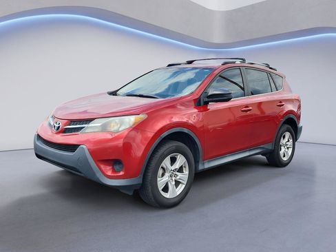 Used 2013 Toyota RAV4 LE FWD image 1