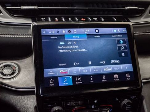 Used 2023 Jeep Grand Cherokee Limited AWD/4WD image 17