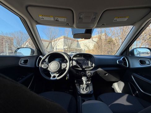 Used 2025 Kia Soul LX w/ LX Technology Package image 31