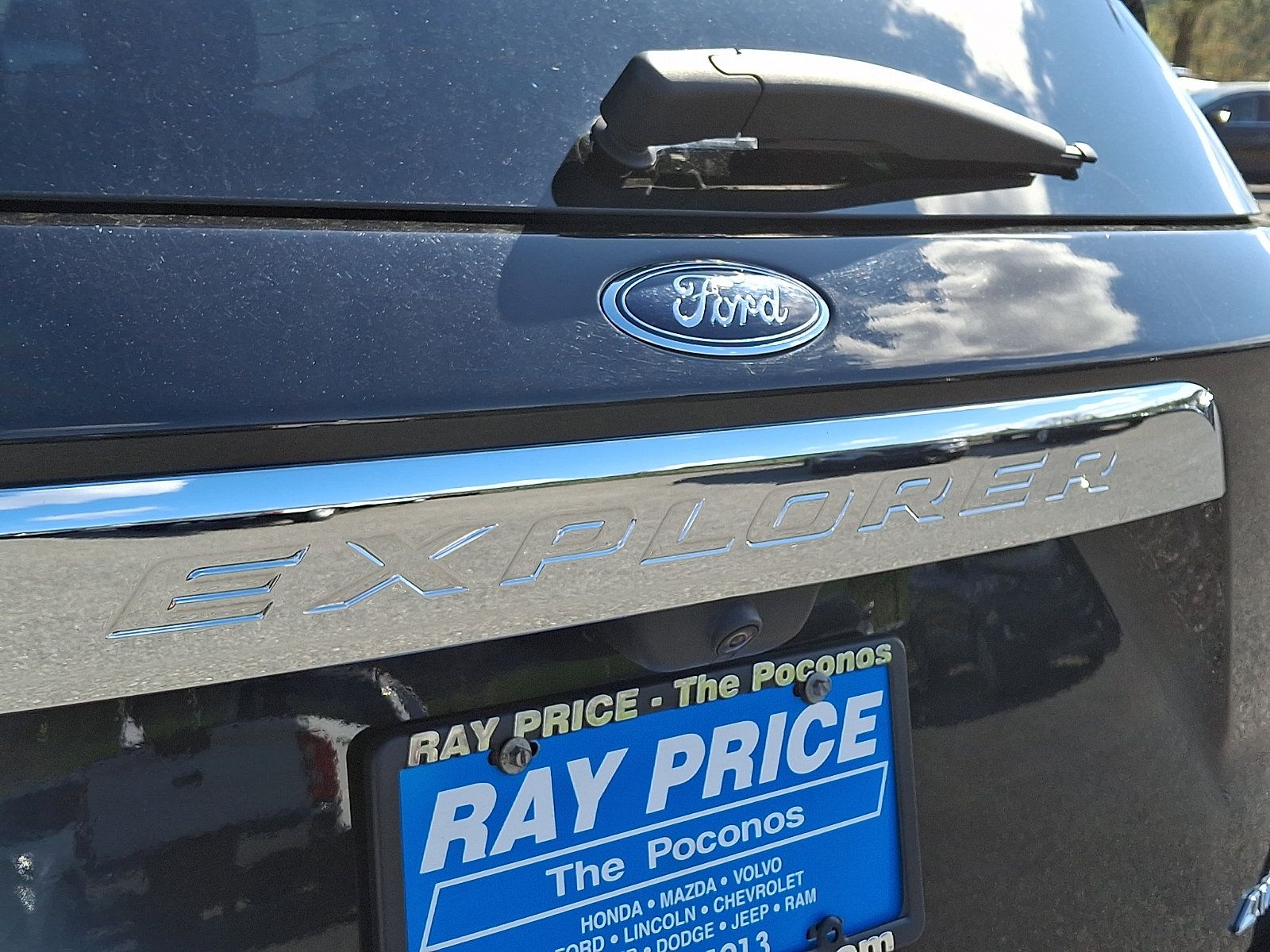 Used 2023 Ford Explorer XLT AWD/4WD image 31