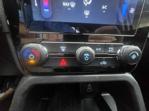 Used 2024 Ford Ranger XLT w/ Trailer Tow Package RWD image 19