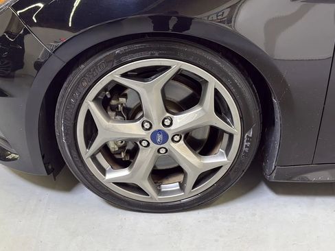 Used 2018 Ford Focus ST image 26