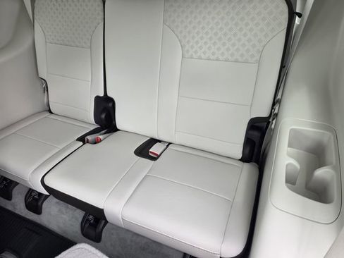 Used 2024 GMC Acadia Denali FWD image 26
