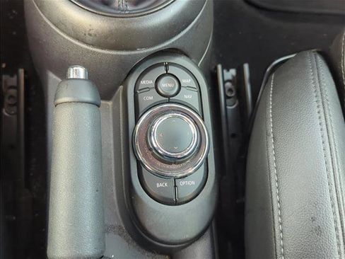 Used 2022 MINI Cooper S w/ Premium Package image 22