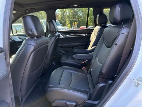 Certified 2024 Cadillac XT6 Sport w/ Technology Package AWD/4WD image 11