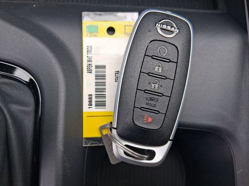 New 2026 Nissan Sentra SR w/ Floor Mat Package FWD image 32