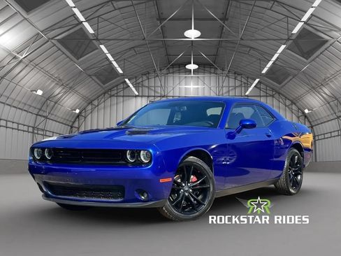 Used 2018 Dodge Challenger SXT w/ Blacktop Package RWD image 14