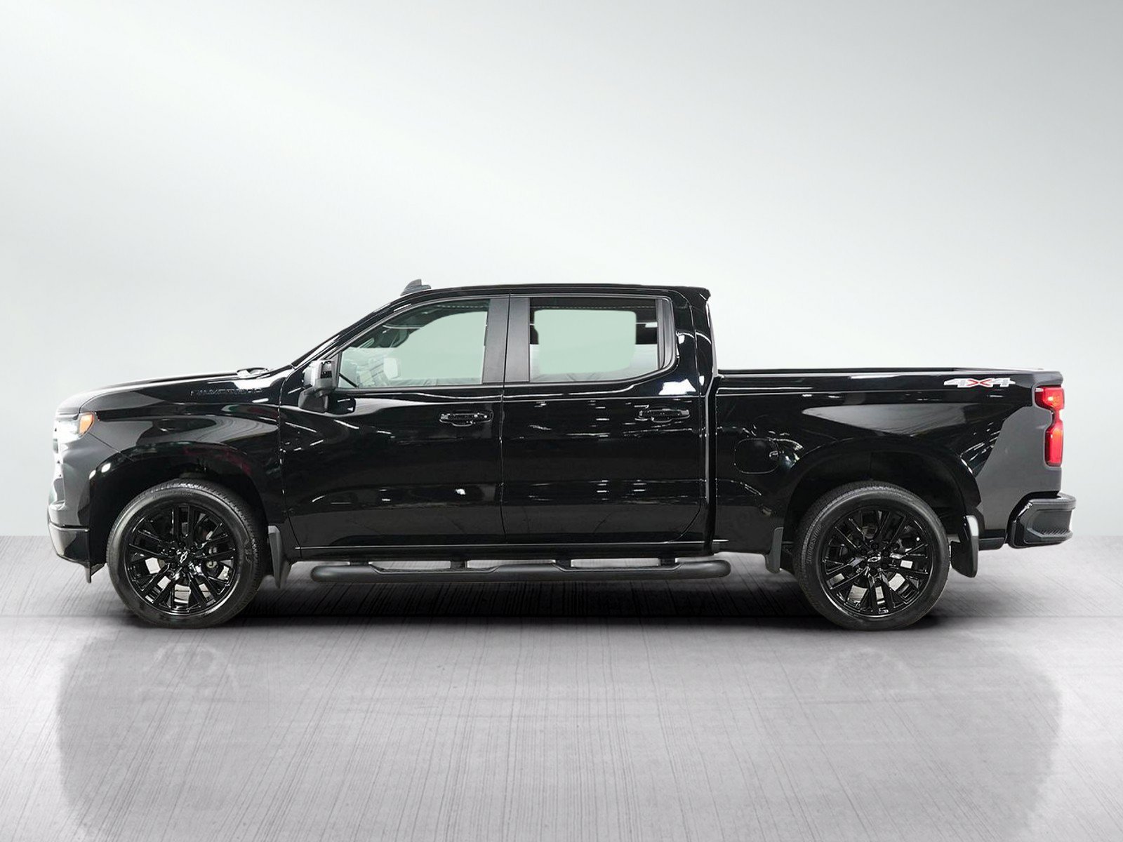 Used 2024 Chevrolet Silverado 1500 RST w/ Rally Edition AWD/4WD image 2