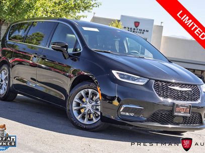 Used 2026 Chrysler Pacifica Limited
