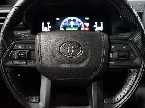 Certified 2025 Toyota Tacoma SR AWD/4WD image 12