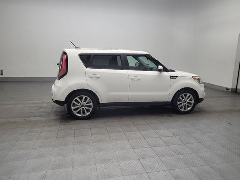 Used 2019 Kia Soul + image 10
