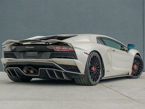 Used 2017 Lamborghini Aventador S image 12