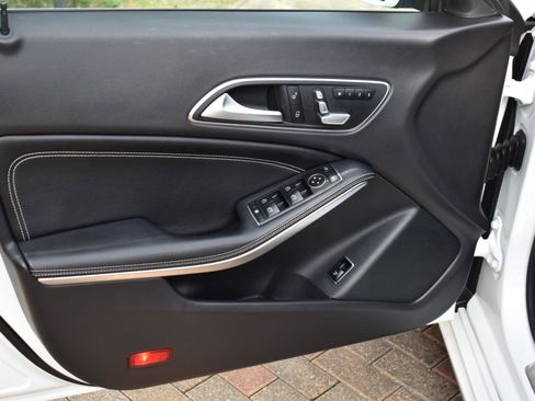 Used 2019 Mercedes-Benz CLA 250 4MATIC image 31