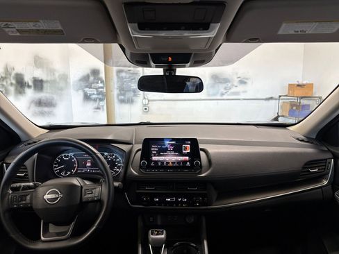 Used 2025 Nissan Rogue SV FWD image 35