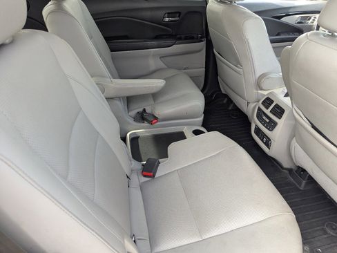 Used 2019 Honda Pilot Elite image 14