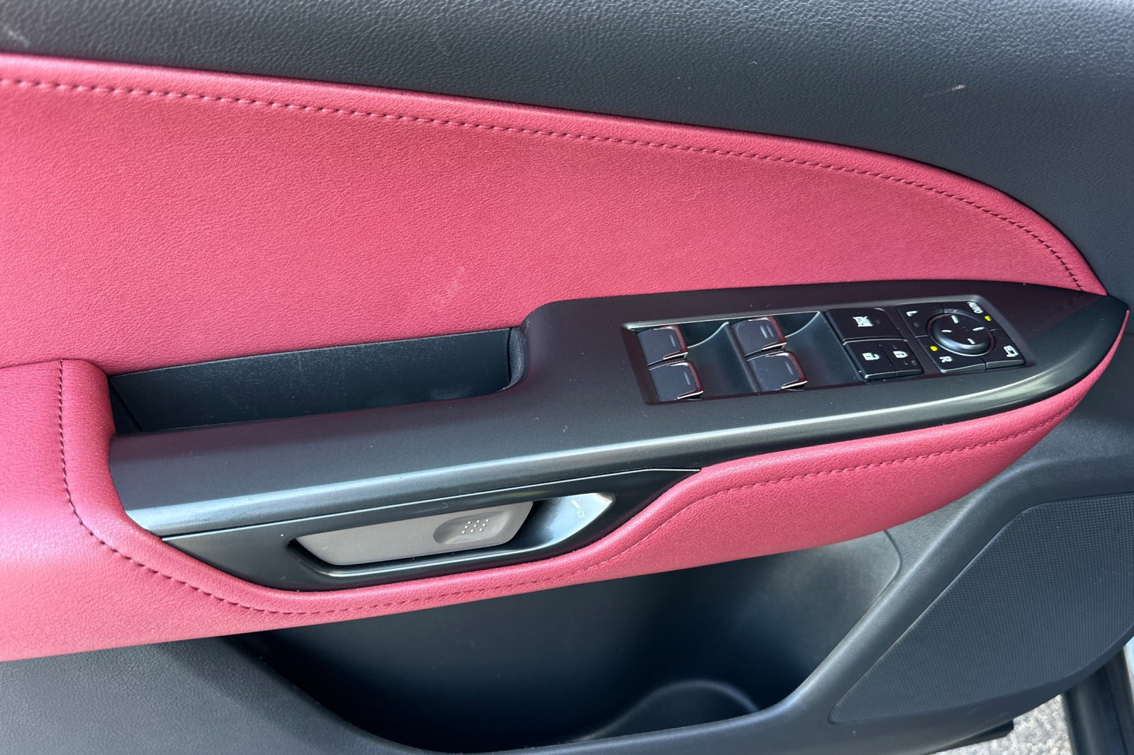 Used 2025 Lexus NX 250 FWD image 11