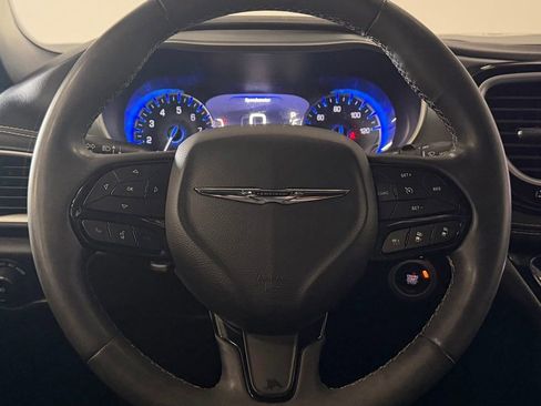 Used 2023 Chrysler Pacifica Touring-L w/ S Appearance Package FWD image 15
