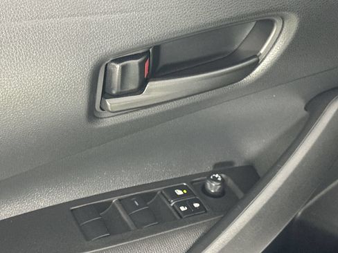 Used 2025 Toyota Corolla LE FWD image 13