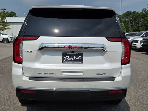 Used 2022 GMC Yukon SLT w/ SLT Premium Package AWD/4WD image 4