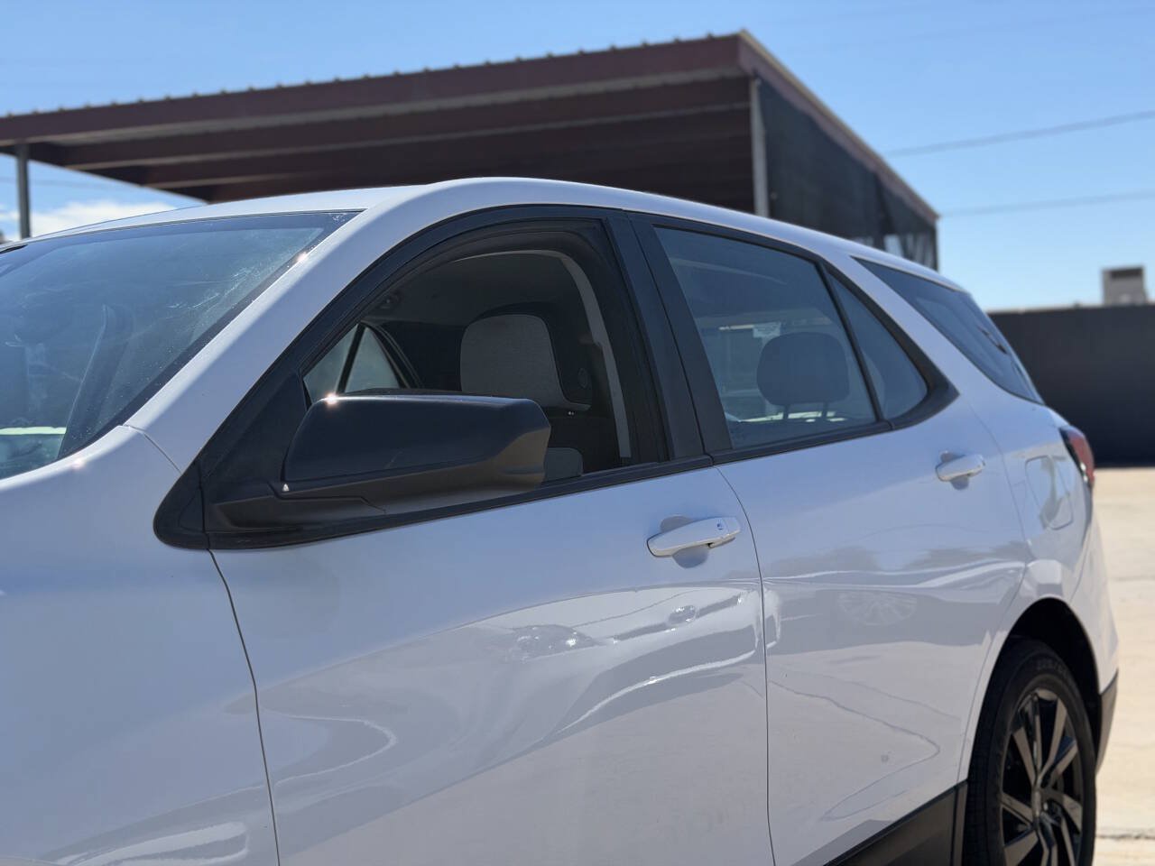 Used 2023 Chevrolet Equinox LS w/ Sport Edition FWD image 3