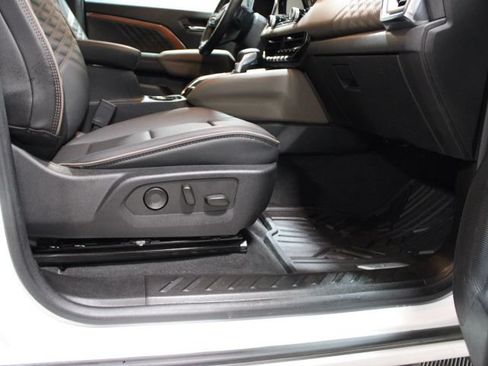 Used 2023 GMC Canyon Denali AWD/4WD image 26