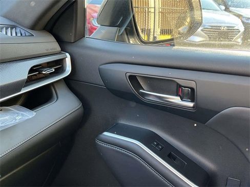 Used 2022 Toyota Highlander XSE image 37