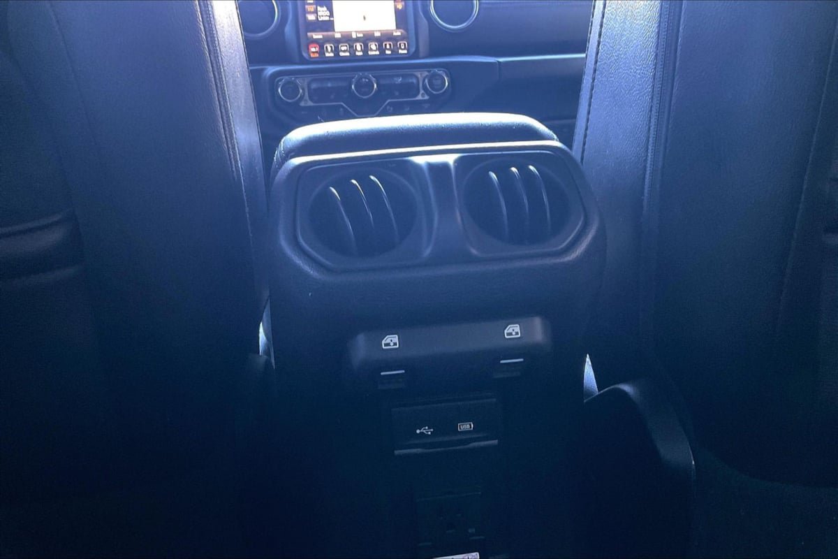 Used 2019 Jeep Wrangler Unlimited Sahara w/ Quick Order Package 24M Moab AWD/4WD image 30