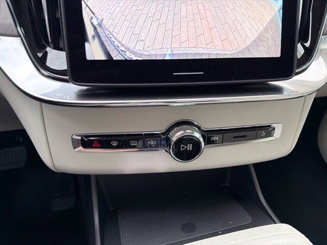 New 2026 Volvo XC90 T8 Ultra w/ Protection Package Premier AWD/4WD image 21
