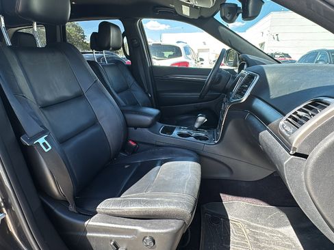 Used 2018 Jeep Grand Cherokee Limited image 31