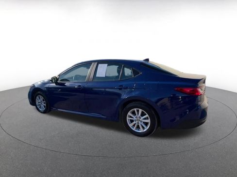 Used 2025 Toyota Camry LE image 10