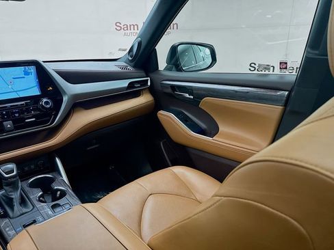 Used 2020 Toyota Highlander Platinum image 25