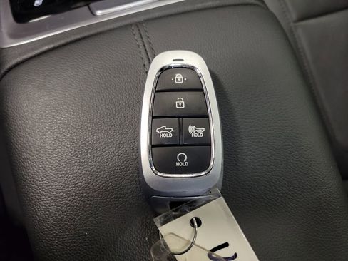 Used 2022 Hyundai Santa Cruz Limited image 16