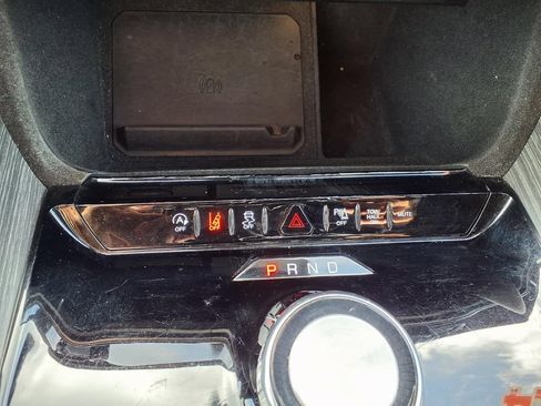 Used 2024 Jeep Wagoneer Series II w/ Flexible Seating Group RWD image 25