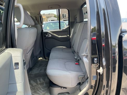 Used 2016 Nissan Frontier SV AWD/4WD image 13