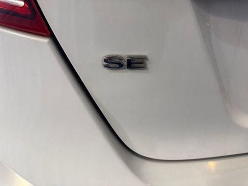 Used 2016 Ford Fiesta SE FWD image 12