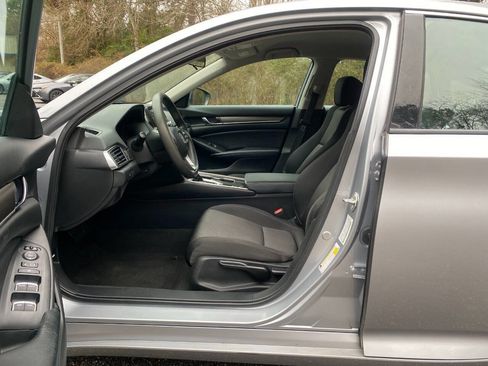 Used 2018 Honda Accord LX image 15