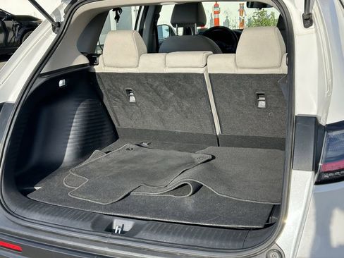 Used 2025 Honda HR-V LX image 12
