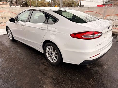 Used 2020 Ford Fusion SE image 12