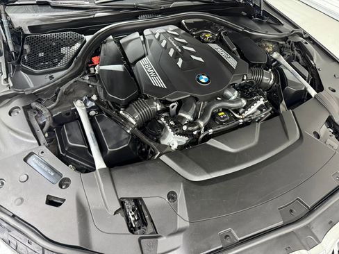 Used 2020 BMW 750i xDrive image 48
